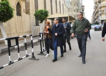 محافظ الغربية يتفقد محيط الكنائس بطنطا استعداد لعيد الميلاد