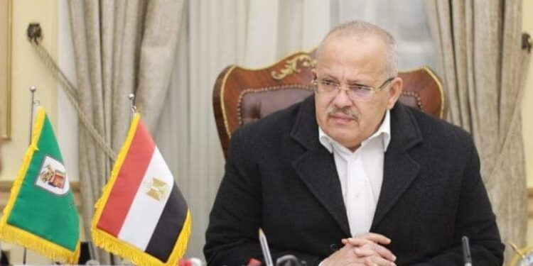 رئيس جامعة القاهرة يتلقى تقريرا حول حصاد الإصلاحات الإدارية