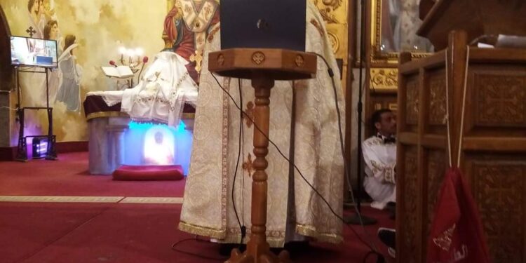 إدارة التربية والتعليم بالقصير تشارك في أعياد الميلاد المجيد بكنيية السيدة العذراء والقديسة بربارة بالقصير