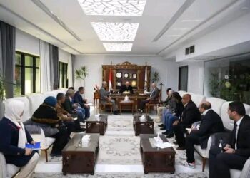 محافظ قنا يتابع تنفيذ مشروع خط طرد الصرف الصحى البديل