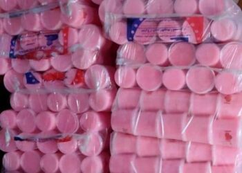 ضبط 38120 عبوة و 5 أطنان مواد غذائية غير صالحة للاستهلاك الآدمي بالغربية