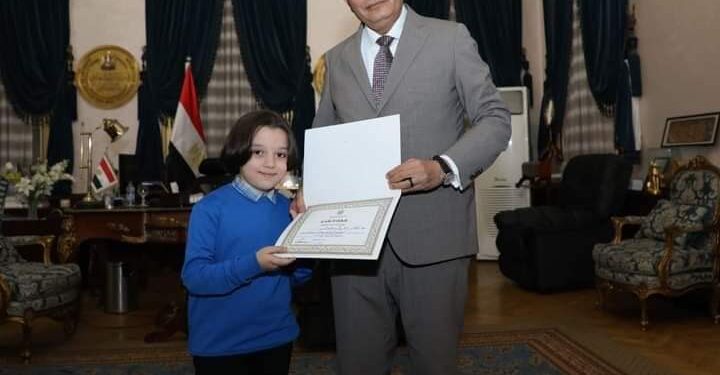 تكريم الطالب عمر الحاصل على المركز الأول عالميًا في مسابقة الحساب الذهني الدولية بتايوان