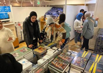 محافظ بورسعيد: استمرار توافد الزائرين على سفينة الكتب بميناء بورسعيد السياحي