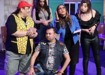 خالد جلال يشهد مسرحية "يا شيخ سلامة"