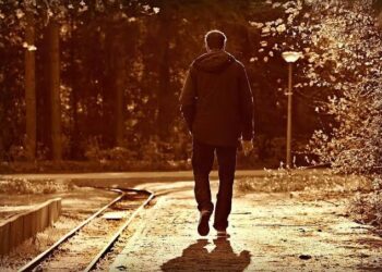 الآن أمشي تابعاً أسبابي