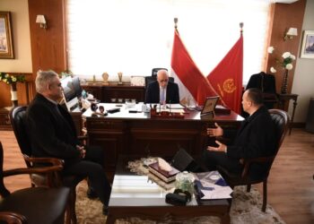 الغضبان: يلتقي برئيس مجلس إدارة مصنع ECAB لإنتاج كابلات الانترنت