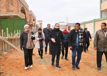 محافظ الغربية يتابع مشروعات حياة كريمة بنهطاي 