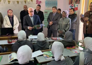 محافظ بورسعيد يؤكد على اهمية توفيركافة سبل الراحة للطلاب لانتظام العملية التعليمية