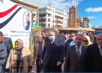 محافظ الإسكندرية يفتتح “مهرجان الإسكندرية للتسوق” بنفق محطة الرمل