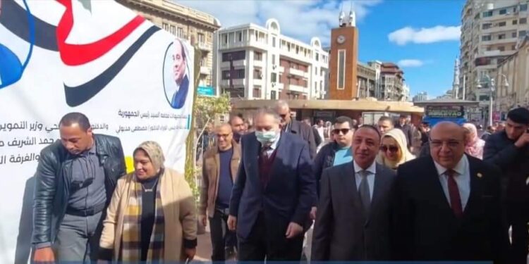 محافظ الإسكندرية يفتتح “مهرجان الإسكندرية للتسوق” بنفق محطة الرمل