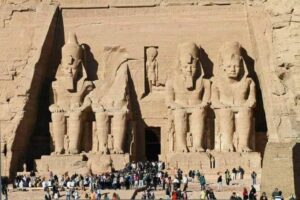 تعامد الشمس علي معبد ابو سمبل ظاهرة عالمية