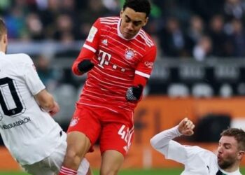 عودة ماني من الإصابة وجلادباخ يؤكد على استمرار تفوقه علي البايرن