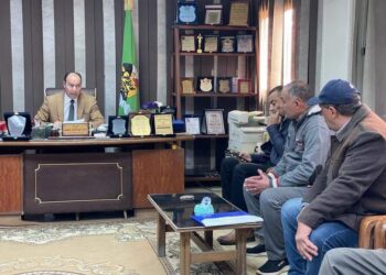 جولة ميدانية لرئيس المركز لمتابعة استكمال رصف الشوارع بالإنترلوك