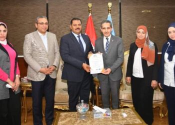 محافظ الغربية يكرم ٨٢ من المتميزين بالغربية  تكريم ٢٨ مسئول حكومي محترف و٣ مراكز تكنولوجية جددت شهادة الأيزو