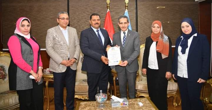 محافظ الغربية يكرم ٨٢ من المتميزين بالغربية  تكريم ٢٨ مسئول حكومي محترف و٣ مراكز تكنولوجية جددت شهادة الأيزو