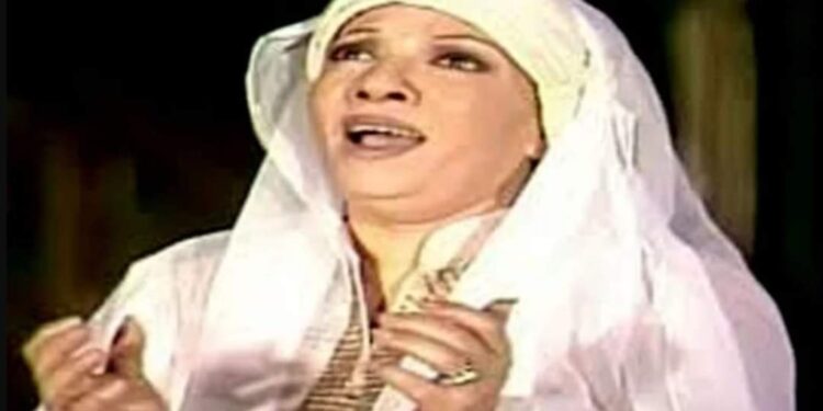 وفاة أم البطل