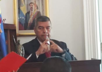 بالصور  .. كلمة السفير ويلمر أومار بارينتوس سفير فنزويلا البوليفارية بمناسبة الذكري العاشرة لوفاة القائد هوجو شافيز