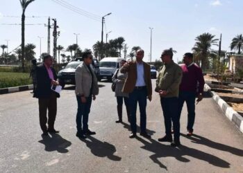 محافظ الفيوم يتفقد سير العمل بالمركز التكنولوجي المطور ويلتقي عدداً من المواطنين