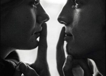 بين الحديث والصمت