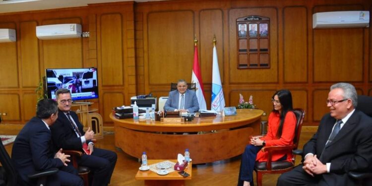 رئيس جامعة كفر الشيخ يستقبل المستشار الثقافي الإسباني