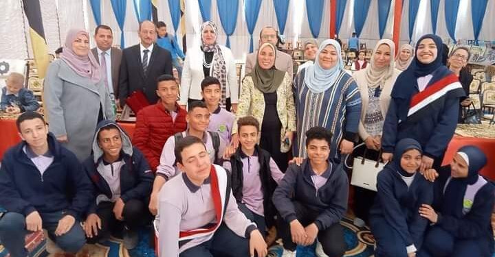 تزامنا مع العيد القومي للفيوم مديرية التربية و التعليم تفتتح المعرض العام للأنشطة