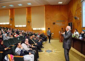 كلية التربية النوعية تنظم ندوة بعنوان “كيفية حدوث الزلازل في القشرة الأرضية وتبعياتها وآثارها على الأرض”