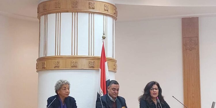 المرأة والمشهد الإبداعي الراهن” بالأعلى للثقافة ضمن الاحتفال باليوم العالمي للمرأة