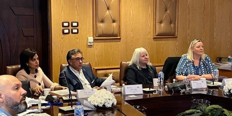 لأول مرة فى مصر امتحان دبلومة عضوية الكلية الملكية للأطباء والجراحين  بطب اسنان عين شمس