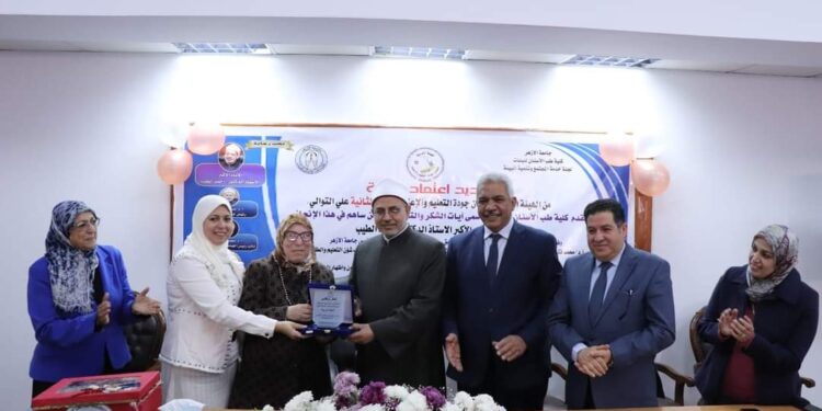 رئيس جامعة الأزهر يفتتح تجديدات العيادات الخارجية بكلية طب الأسنان بنات