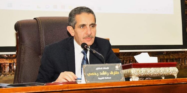 محافظ الغربية يناقش مع رؤساء المدن تطبيق منظومة تراخيص المحال العامة