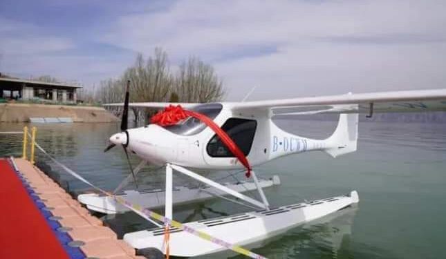 معهد لياونينغ للطيران يسلّم أول طائرة كهربائية عائمة في العالم