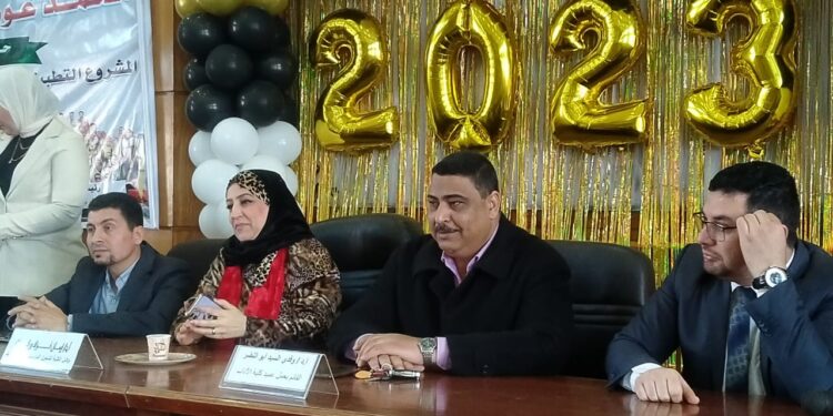 عميد آداب دمنهور يشيد بمشروع التخرج لطلاب شعبة المساحة بالكلية