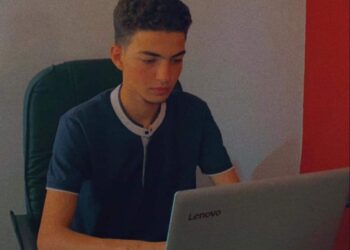 صناعة التملق