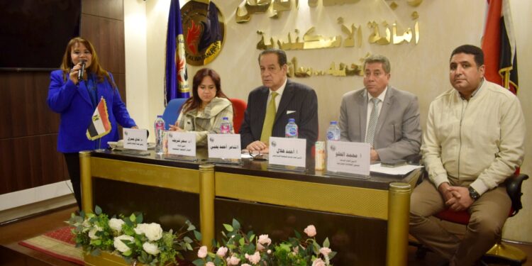 ندوة بحزب حماة الوطن بمناسبة تدشين نادي الأدب