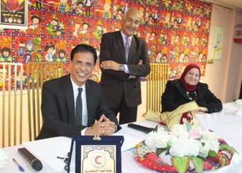 عروس البحر تكرم أحد مبدعيها