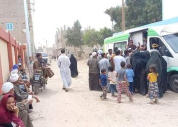 الكشف الطبي على ٨٥٦مواطن