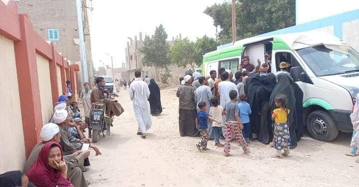 الكشف الطبي على ٨٥٦مواطن