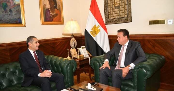 وزير الصحة يناقش مع محافظ الغربية معدلات تنفيذ المشروعات الصحية بالغربية