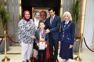وزير الشباب والرياضة يلتقي كتلة