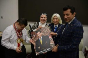 وزير الشباب والرياضة يلتقي كتلة