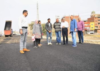 محافظ الغربية يتفقد رصف المرحلة الثانية