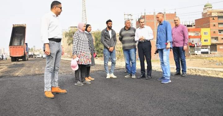 محافظ الغربية يتفقد رصف المرحلة الثانية