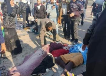 حادث اليم أسفر عن إصابة 16 بالاسماء إثر انقلاب ميكروباص