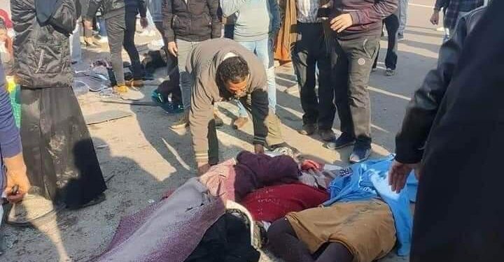 حادث اليم أسفر عن إصابة 16 بالاسماء إثر انقلاب ميكروباص