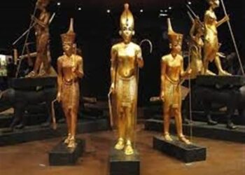 إعلان على مواقع التواصل الاجتماعي لبيع تماثيل أثرية  