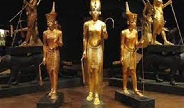 إعلان على مواقع التواصل الاجتماعي لبيع تماثيل أثرية  