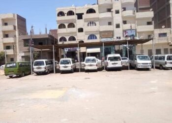 نقل موقف سيارات الأجرة بمركز مطاي بالمنيا