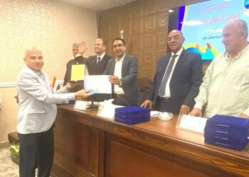 «مستقبل وطن» يكرم 30 عامل مثالي بالجيزة