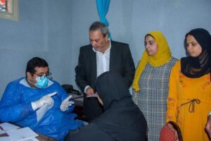 تقديم الرعاية الطبية لــ 2042 حالة بقوافل جامعة طنطا