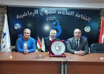 المهن الرياضية تحتفى بمستشار وزير التعليم